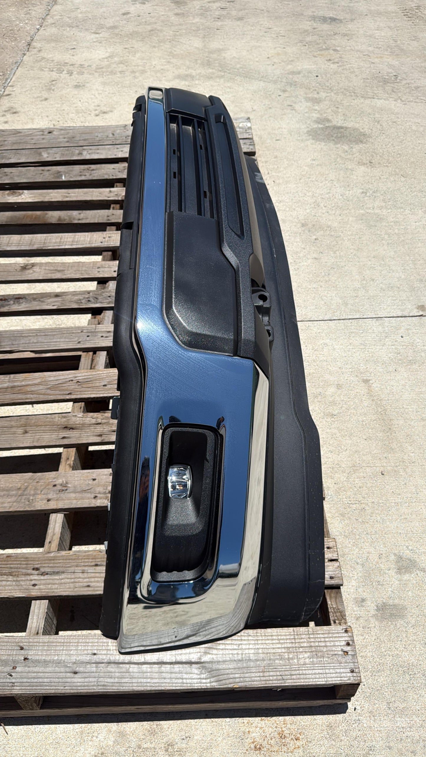 Front Bumper 2024-2026 Ford F-150 – OEM Complete Assembly